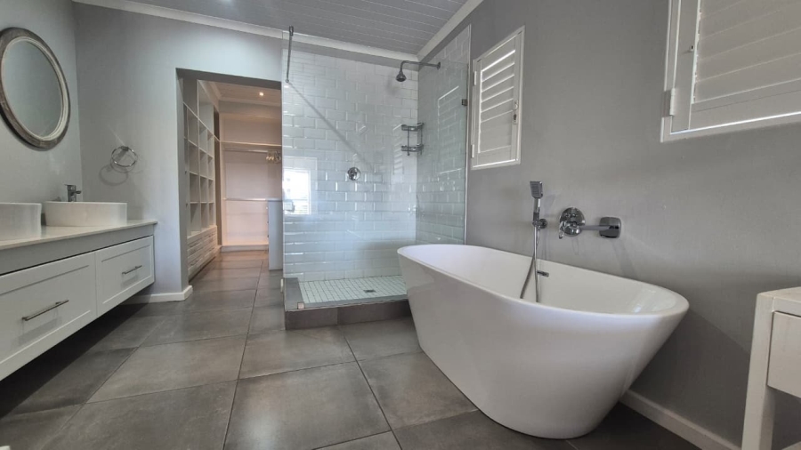 4 Bedroom Property for Sale in Myburgh Park Western Cape